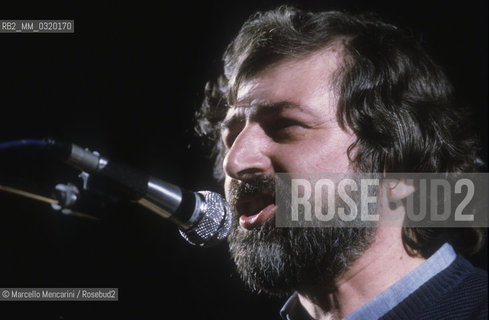 Rome, about 1985. Italian singer-songwriter Francesco Guccini performing / Roma, 1985 circa. Il cantautore Francesco Guccini in concerto - ©Marcello Mencarini/Rosebud2