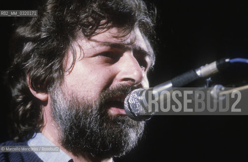 Rome, about 1985. Italian singer-songwriter Francesco Guccini performing / Roma, 1985 circa. Il cantautore Francesco Guccini in concerto - ©Marcello Mencarini/Rosebud2