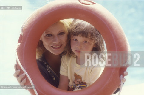 Italian actress Lorenza Guerrieri and her daughter, about 1985 / Lattrice Lorenza Guerrieri con sua figlia, 1985 circa - ©Marcello Mencarini/Rosebud2