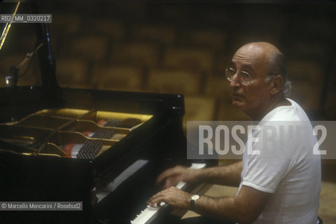 Rome, about 1985. Austrian pianist Friedrich Gulda during a rehearsal / Roma, 1985 circa. Il pianista Friedrich Gulda durante una prova - ©Marcello Mencarini/Rosebud2