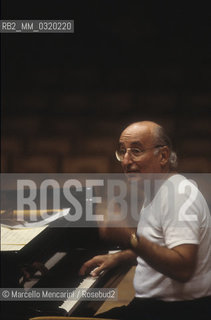 Rome, about 1985. Austrian pianist Friedrich Gulda during a rehearsal / Roma, 1985 circa. Il pianista Friedrich Gulda durante una prova - ©Marcello Mencarini/Rosebud2