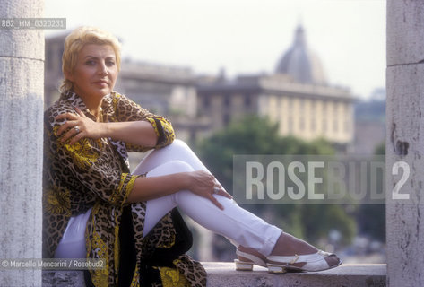 Rome, Castel SantAngelo, 1998. Ukrainian soprano Maria Guleghina -main protagonist in the opera Tosca at the Olynpic Stadium- poses at Castel SantAngelo where takes place the last act of the opera / Roma, 1998. Il soprano Maria Guleghina, protagonista dellopera Tosca allo Stadio Olimpico, ritratta a Castel SantAngelo dove si svolge lultimo atto dellopera - ©Marcello Mencarini/Rosebud2