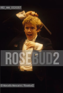 Milan, Piccolo Theater, 1999. British conductor Daniel Harding performing / Milano, Piccolo Teatro, 1999. Daniel Harding mentre dirige - ©Marcello Mencarini/Rosebud2