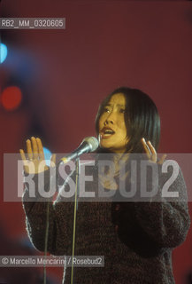 Vatican City, December 1999. Chinese singer Yu Hong-Mei during the rehearsal of the Vaticans Christmas Concert 1999/ Città del Vaticano, dicembre 1999. La cantante cinese Yu Hong-Mei durante le prove del Concerto di Natale in Vaticano 1999 - ©Marcello Mencarini/Rosebud2