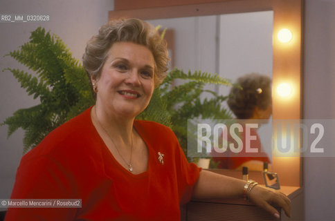 American mezzo-soprano Marilyn Horne in her dressing room (about 1985) / Il mezzosoprano Marilyn Horne nel suo camerino (1985 circa) - ©Marcello Mencarini/Rosebud2