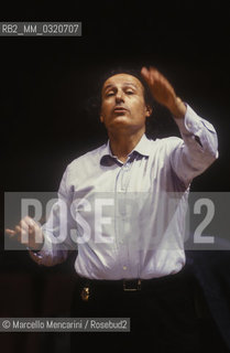 Turin, 1993. Israeli conductor Eliahu Inbal performing a rehearsal / Torino, 1993. Il direttore dorchestra Eliahu Inbal durante una prova - ©Marcello Mencarini/Rosebud2