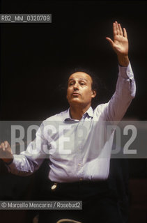 Turin, 1993. Israeli conductor Eliahu Inbal performing a rehearsal / Torino, 1993. Il direttore dorchestra Eliahu Inbal durante una prova - ©Marcello Mencarini/Rosebud2