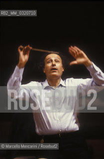 Turin, 1993. Israeli conductor Eliahu Inbal performing a rehearsal / Torino, 1993. Il direttore dorchestra Eliahu Inbal durante una prova - ©Marcello Mencarini/Rosebud2