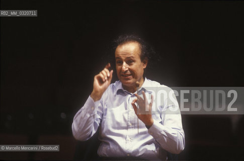 Turin, 1993. Israeli conductor Eliahu Inbal performing a rehearsal / Torino, 1993. Il direttore dorchestra Eliahu Inbal durante una prova - ©Marcello Mencarini/Rosebud2