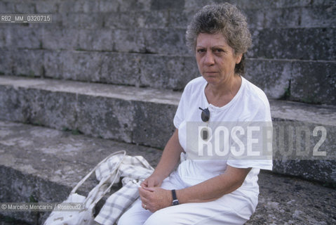 Ancient Ostia (Rome), Festival of the Poets 1994. Italian poet Iolanda Insana / Ostia Antica (Roma), Festival dei poeti 1994. La poetessa Iolanda Insana - ©Marcello Mencarini/Rosebud2