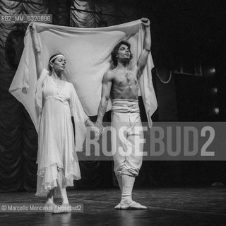 Ballet dancers Carla Fracci and Gheorghe Iancu performing (1983) / i ballerini Carla Fracci e Gheorghe Iancu durante uno spettacolo (1983) - ©Marcello Mencarini/Rosebud2