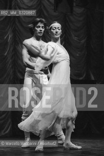 Ballet dancers Carla Fracci and Gheorghe Iancu performing (1983) / i ballerini Carla Fracci e Gheorghe Iancu durante uno spettacolo (1983) - ©Marcello Mencarini/Rosebud2