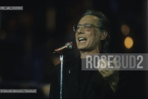 Sanremo Music Festival 1991. Italian singer-songwriter Enzo Jannacci performing his song La fotografia classified as eleventh / Festival di Sanremo 1991. Enzo Jannacci canta La fotografia, classificata allundicesimo posto - ©Marcello Mencarini/Rosebud2