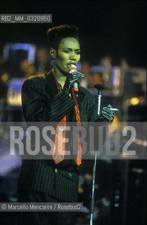 Sanremo Music Festival 1991. Grace Jones sings Still Life, English version of Spalle al muro by Renato Zero / Festival di Sanremo 1991. Grace Jones canta Still Life, abbinata a Spalle al muro di Renato Zero - ©Marcello Mencarini/Rosebud2