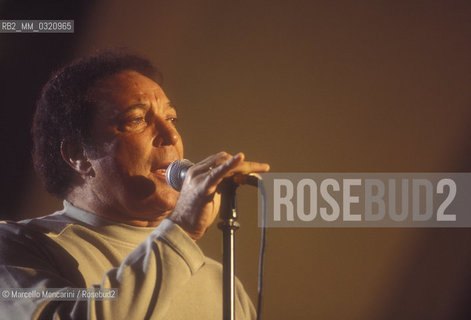 Vatican City, December 1999. British pop singer Tom Jones during the rehearsal of the Vaticans Christmas Concert 1999/ Città del Vaticano, dicembre 1999. Il cantante Tom Jones durante le prove del Concerto di Natale in Vaticano 1999 - ©Marcello Mencarini/Rosebud2