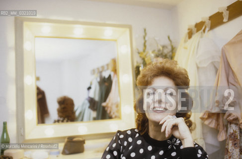 Bulgarian-Italian soprano Raina Kabaivanska in her dressing room (about 1985) / Il soprano Raina Kabaivanska nel suo camerino (1985 circa) - ©Marcello Mencarini/Rosebud2