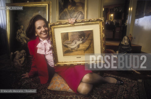 Modena, 1991. Bulgarian-Italian soprano Raina Kabaivanska in her house / Modena, 1991. Il soprano Raina Kabaivanska nella sua casa - ©Marcello Mencarini/Rosebud2