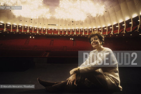 Genoa, Carlo Felice Theater, 1993. Bulgarian-Italian soprano Raina Kaivanska posing on stage / Genova, Teatro Carlo felice 1993. Il soprano Raina Kabaivanska posa sul palcoscenico  - ©Marcello Mencarini/Rosebud2