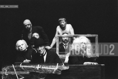 Prato, Fabbricone Theater, 1980. Stage play of The Dead Class by Tadeusz Kantor / Prato, Teatro Fabbricone, 1980. Messa in scena di La classe morta di Tadeusz Kantor - ©Marcello Mencarini/Rosebud2