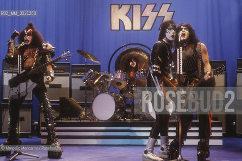 Rome, about 1980. American heavy metal band Kiss (Gene Simmons, Eric Carr, Ace Frehley, Paul Stanley) performing in a TV show / Roma, 1980 circa. Il gruppo heavy metal dei Kiss (Gene Simmons, Eric Carr, Ace Frehley, Paul Stanley) suona in un programma televisivo - ©Marcello Mencarini/Rosebud2