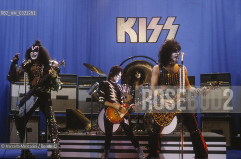 Rome, about 1980. American heavy metal band Kiss (Gene Simmons, Ace Frehley, Eric Carr, Paul Stanley) performing in a TV show / Roma, 1980 circa. Il gruppo heavy metal dei Kiss (Gene Simmons, Ace Frehley, Eric Carr, Paul Stanley) suona in un programma televisivo - ©Marcello Mencarini/Rosebud2