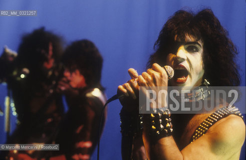 Rome, about 1980. American heavy metal band Kiss performing in a TV show:: vocalist and guitarist Paul Stanley / Roma, 1980 circa. Il gruppo heavy metal dei Kiss suona in un programma televisivo: Il cantante e chitarrista Paul Stanley - ©Marcello Mencarini/Rosebud2