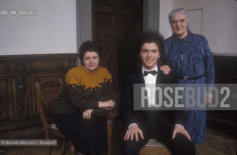 Russian classical pianist Evgeny Kissin and his mother Emilia and his grandfather (1991) / Il pianista Evgenij Kissin con la madre Emilia Kissin e con la nonna (1991) - ©Marcello Mencarini/Rosebud2