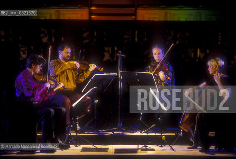 Rome,1995: Kronos Quartet (David Harrington and John Sherba on violin, Hank Dutt on viola, and Joan Jeanrenaud on cello) / Roma, 1995: Il Kronos Quartet: (David Harrington e John Sherba al violino, Hank Dutt alla viola e Joan Jeanrenaud al violoncello) - ©Marcello Mencarini/Rosebud2