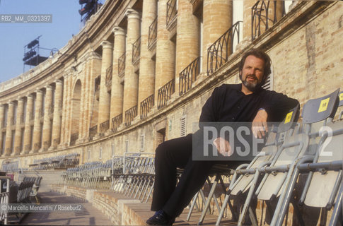 Sferisterio in Macerata, 1992, Austrian director Gustav Kuhn / Sferisterio di Macerata, 1992. Il direttore dorchestra Gustav Kuhn - ©Marcello Mencarini/Rosebud2