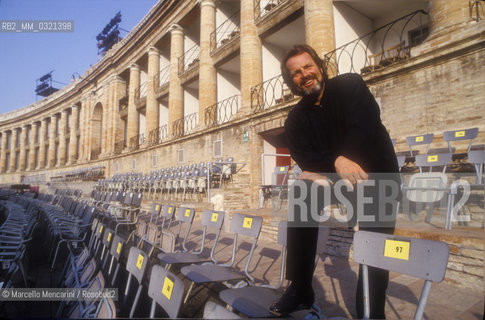 Sferisterio in Macerata, 1992, Austrian director Gustav Kuhn / Sferisterio di Macerata, 1992. Il direttore dorchestra Gustav Kuhn - ©Marcello Mencarini/Rosebud2