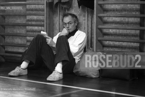 Rome, 1981. Psychiatrist Ronald Laing during a group therapy session / Roma, 1981. Lo psichiatra Ronald Laing durante un incontro terapeutico di gruppo - ©Marcello Mencarini/Rosebud2