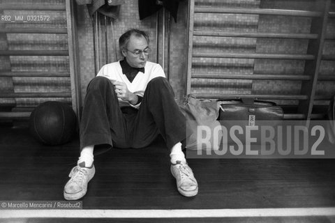 Rome, 1981. Psychiatrist Ronald Laing during a group therapy session / Roma, 1981. Lo psichiatra Ronald Laing durante un incontro terapeutico di gruppo - ©Marcello Mencarini/Rosebud2