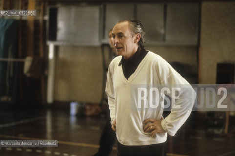 Rome, 1981. Psychiatrist Ronald Laing during a group therapy session / Roma, 1981. Lo psichiatra Ronald Laing durante un incontro terapeutico di gruppo - ©Marcello Mencarini/Rosebud2