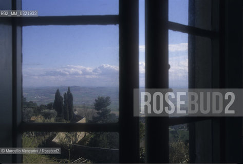 Recanati (Macerata), birthplace of poet Giacomo Leopardi. Panoramic view from Mount Tabor or hill of Infinite, so called in a Leopardis poem (1998) /Recanati (Macerata), città natale di Giacomo Leopardi. Veduta panoramica dal Monte Tabor o colle dellInfinito (1998) - ©Marcello Mencarini/Rosebud2