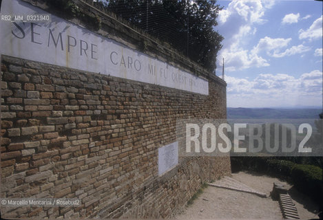 Recanati, Mount Tabor, known as the hill of the Infinite because of this place Giacomo Leopardi wrote in his poem LInfinito (The Infinite) / Recanati, il monte Tabor, noto come il colle dellInfinito perché di questo luogo scrive Giacomo Leopardi nella sua poesia Linfinito - ©Marcello Mencarini/Rosebud2