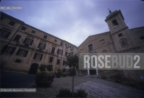 Recanati (Macerata). Square of Sabato del Villaggio (Sathurday in the Village) in front of Santa Maria di Monte Morello Church. This square take its name from a poem by Giacomo Leopardi, born in Recanati in 1798 / Recanati (Macerata). Piazzuola del Sabato del villaggio davanti alla chiesa di Santa Maria di Montemorello. Questa piazza prende il nome da una poesia di Giacomo Leopardi che nacque a Recanati nel 1798 - ©Marcello Mencarini/Rosebud2