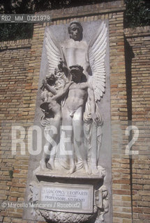 Monument to Giacomo Leopardi built in 1898 in the National Center of Leopardian Studies in Recanati on the occasion of the centenary of his birth / Monumento a Giacomo Leopardi, eretto nel 1898 nel Centro di Studi Leopardiani, in occasione del centenario della sua nascita - ©Marcello Mencarini/Rosebud2