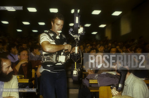 Laquila, Workshop Una Città in Cinema, about 1985. Cameraman David Lerner with a steadycam / LAquila, Workshop Una Città in Cinema, 1985 circa. Lopertore David Lerner con una steadycam - ©Marcello Mencarini/Rosebud2