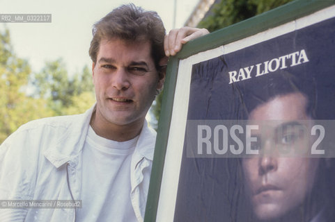 Venice Lido, Venice Film Festival 1990. American actor Ray Liotta, in competion with the movie Goodfellas directed by Martin Scorsese / Lido di Venezia, Mostra del Cinema di Venezia 1990. Lattore Ray Liotta, in concorso come interprete del film Quei bravi ragazzi (Goodfellas) di Martin Scorsese - ©Marcello Mencarini/Rosebud2