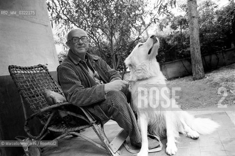 Rome, 1980. Italian mathematician, pedagogist and politician Lucio Lombardo Radice in the garden of his house / Roma, 1980. Il matematico, pedagogista e politico Lucio Lombardo Radice nel giardino della sua casa - ©Marcello Mencarini/Rosebud2