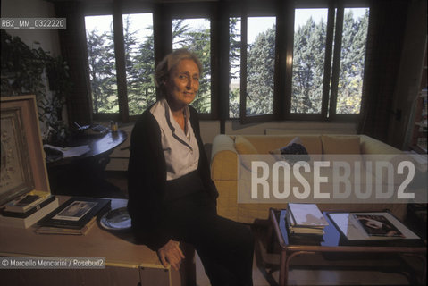 Rome, about 1990. Italian writer Rosetta Loy in her house / Roma, 1990 circa. La scrittrice Rosetta Loy nella sua casa - ©Marcello Mencarini/Rosebud2