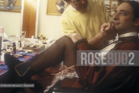 Comic actor Andy Luotto in his dressing room during make-up, 1986 / Lattore comico Andy Luotto nel suo camerino al trucco, 1986 - ©Marcello Mencarini/Rosebud2