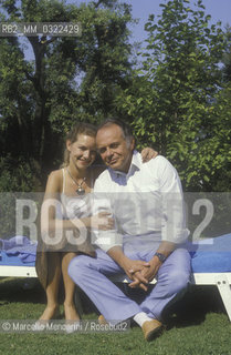 Rome, 1986. American conductor Lorin Maazel and his wife Dietlinde Turban in the garden of the Cavalieri Hilton Hotel / Roma, 1986. Il direttore dorchestra Lorin Maazel e sua moglie Dietlinde Turban nel giardino dellHotel Cavalieri Hilton - ©Marcello Mencarini/Rosebud2