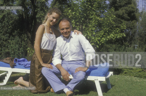 Rome, 1986. American conductor Lorin Maazel and his wife Dietlinde Turban in the garden of the Cavalieri Hilton Hotel / Roma, 1986. Il direttore dorchestra Lorin Maazel e sua moglie Dietlinde Turban nel giardino dellHotel Cavalieri Hilton - ©Marcello Mencarini/Rosebud2