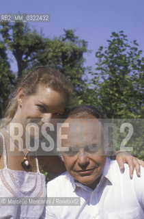 Rome, 1986. American conductor Lorin Maazel and his wife Dietlinde Turban in the garden of the Cavalieri Hilton Hotel / Roma, 1986. Il direttore dorchestra Lorin Maazel e sua moglie Dietlinde Turban nel giardino dellHotel Cavalieri Hilton - ©Marcello Mencarini/Rosebud2