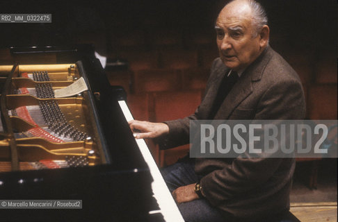 Rome, Pius XII Auditorium (concert hall of the Santa Cecilia Academy Orchestra), 1990. Russian pianist Nikita Magaloff / Roma, Auditorium Pio XII (sede dei concerti dellorchestra dellAccademia nazionale di Santa Cecilia), 1990. Il pianista Nikita Magaloff - ©Marcello Mencarini/Rosebud2