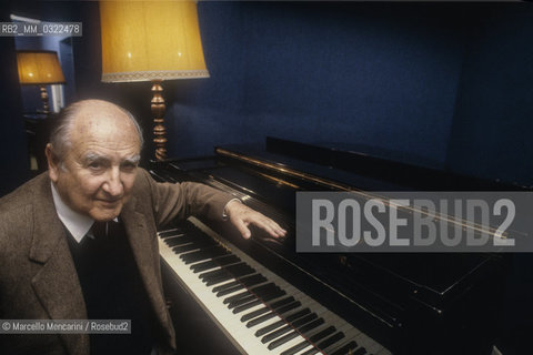 Rome, Pius XII Auditorium (concert hall of the Santa Cecilia Academy Orchestra), 1990. Russian pianist Nikita Magaloff / Roma, Auditorium Pio XII (sede dei concerti dellorchestra dellAccademia nazionale di Santa Cecilia), 1990. Il pianista Nikita Magaloff - ©Marcello Mencarini/Rosebud2