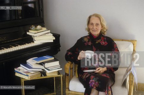 Rome, 1987. Italian anthropologist Ida Magli in her house / Roma, 1987. Lantropologa Ida Magli nella sua casa - ©Marcello Mencarini/Rosebud2