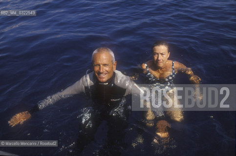 Italian free diver Enzo Maiorca, holding several world records, and his wife Maria (1989) / Enzo Maiorca, apneista più volte detentore del record mondiale di apnea, e sua moglie Maria (1989) - ©Marcello Mencarini/Rosebud2