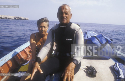 Italian free diver Enzo Maiorca, holding several world records, and his wife Maria (1989) / Enzo Maiorca, apneista più volte detentore del record mondiale di apnea, e sua moglie Maria (1989) - ©Marcello Mencarini/Rosebud2